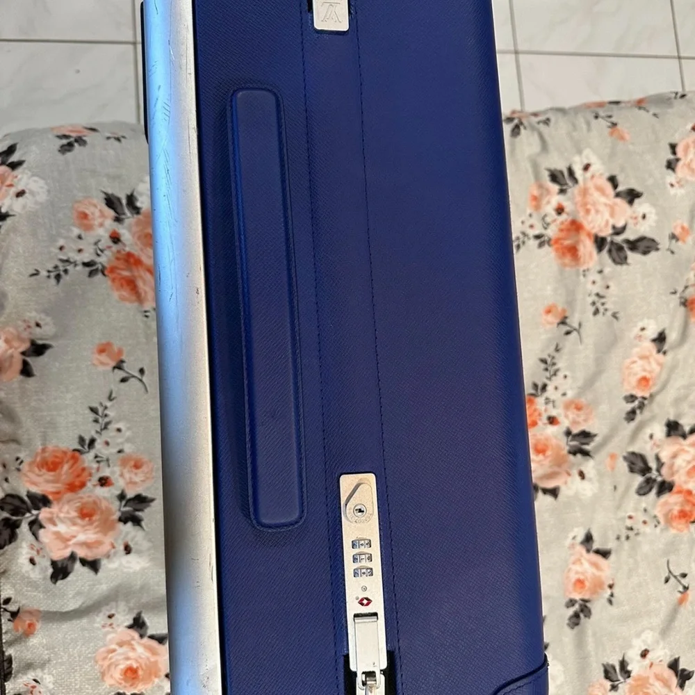 Horizon 55 Louis Vuitton luggage